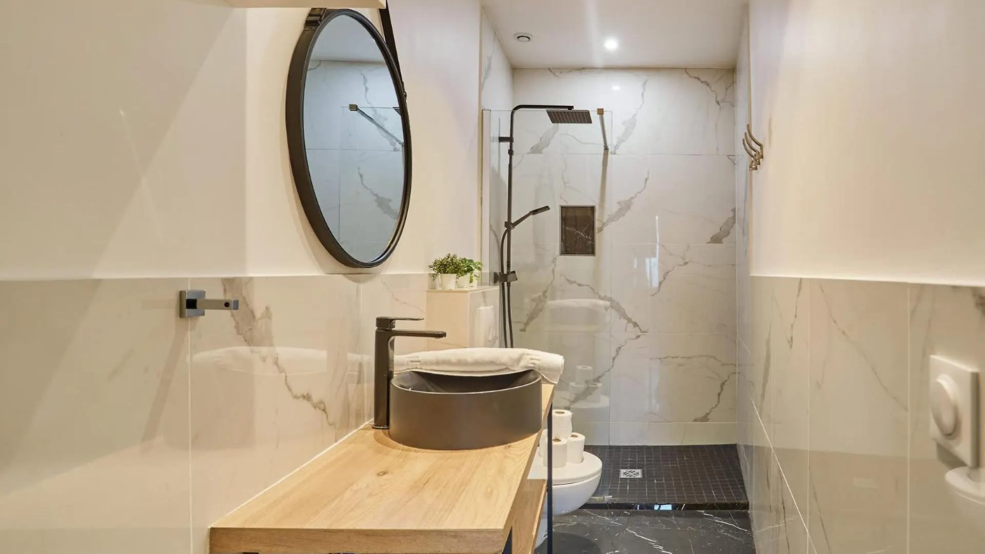 Superb Apartment Le Marais By Studioprestige Paris France