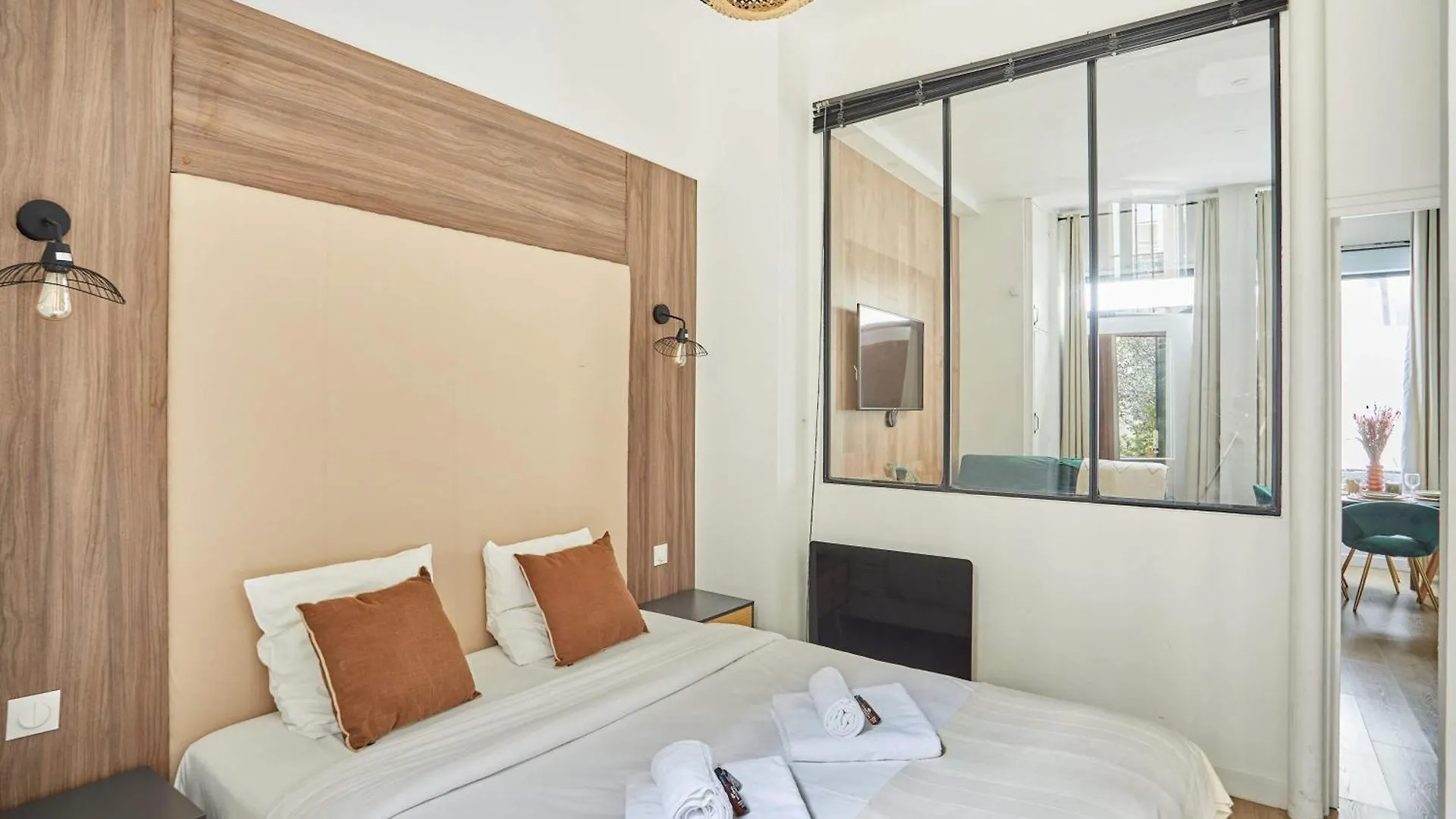 Superb Apartment Le Marais By Studioprestige Paris France