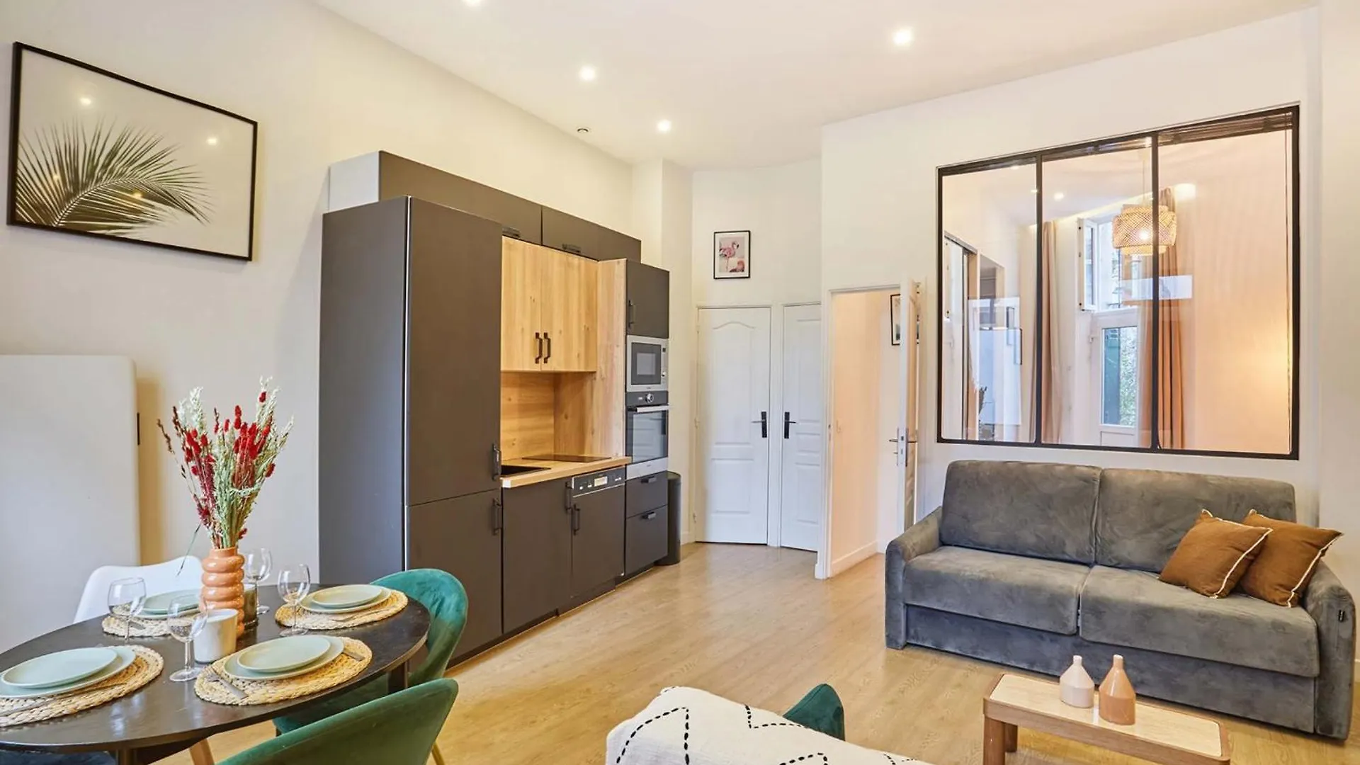 Superb Apartment Le Marais By Studioprestige Paris France